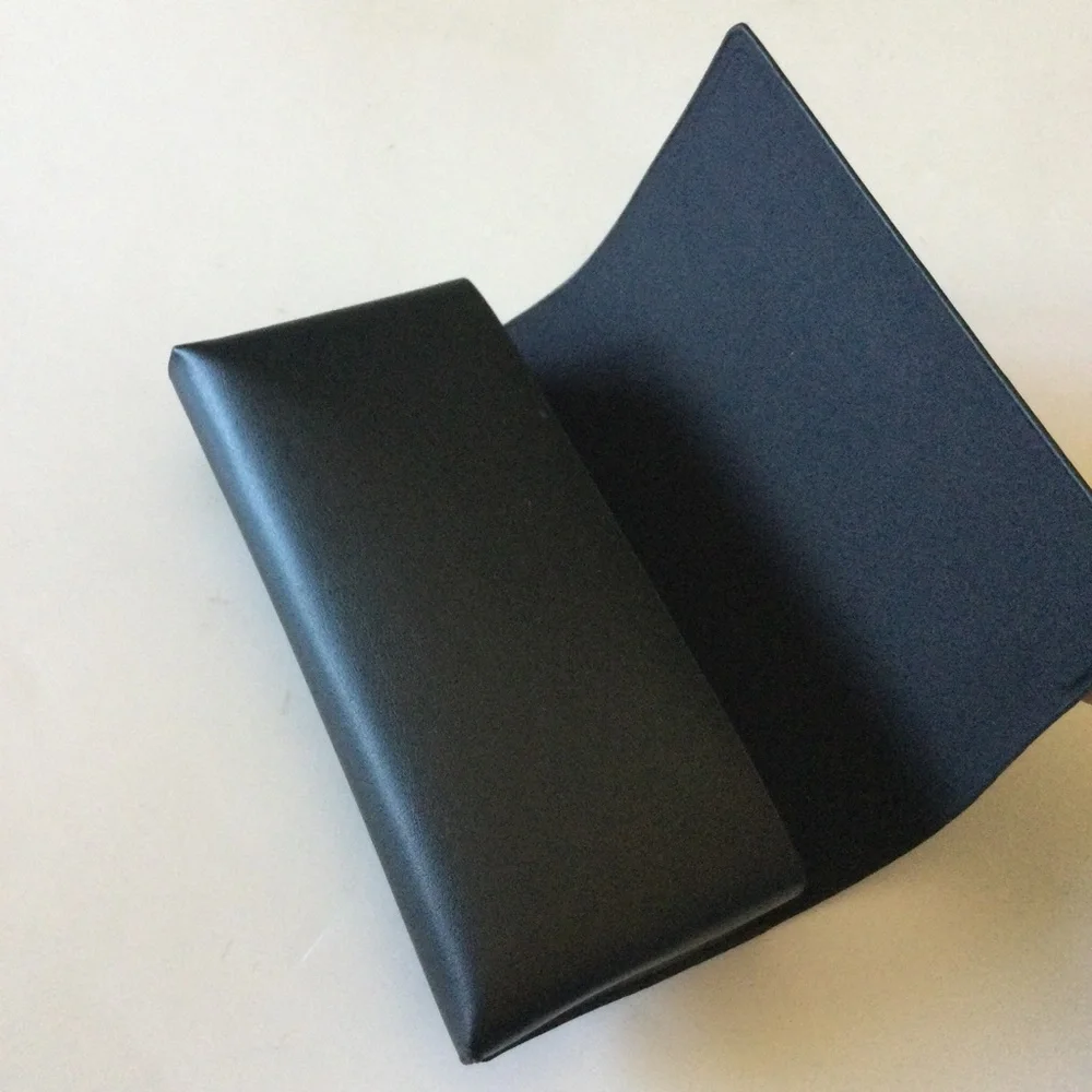 MAX MARA MaxMara BLACK LEATHER SUNGLASSES CASE WITH CLEANING CLOTH